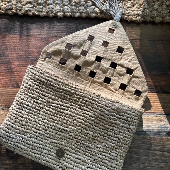 Tommy Bahama Purse - Picture 5 of 7